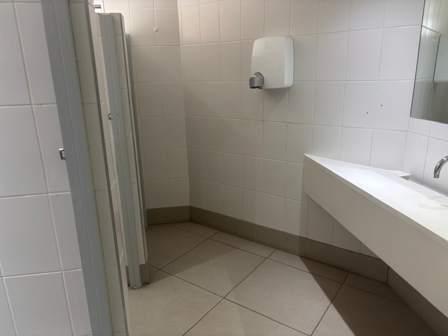 To Let Commercial Property for Rent in Rosendal Western Cape